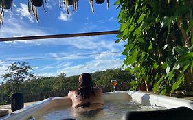 Chalé Makar - Hidromassagem com água de cachoeira e aquecida a 40 graus